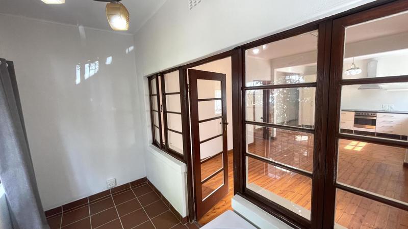 2 Bedroom Property for Sale in Vredehoek Western Cape
